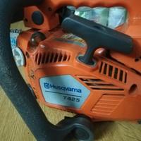 MOTOSEGA HUSQVARNA T425 CILINDRATA 25.4cc POTENZA