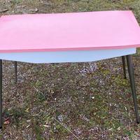 Tavolo in formica con 4 sedie