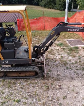 escavatore volvo ec15b 