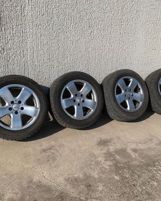 4ruote Mercedes 16" in lega con pneumatici inverna