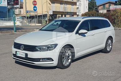 VOLKSWAGEN Passat Variant 2.0 TDI Comfortline Blue