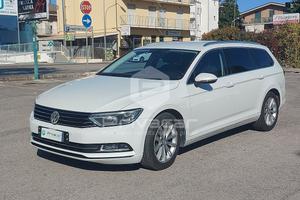 VOLKSWAGEN Passat Variant 2.0 TDI Comfortline Blue