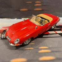 Modellino jaguar e-type scala 1/18 cabrio burago