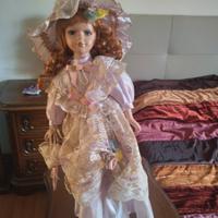 Bambola da collezione in porcellana 