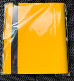 POKÉMON - SET PIKACHU 30th ITA + MINI BINDER 4x4