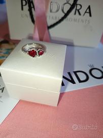 anello Pandora con cuori 