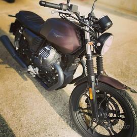 Moto Guzzi V7 III Stone (2021) 8700km