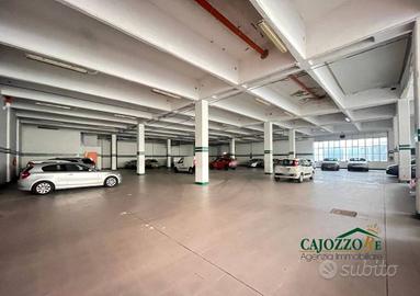 I.Federico/Fiera: magazzino/deposito 1850 mq