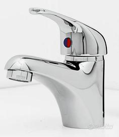 Rubinetto lavabo e bidet nuovi