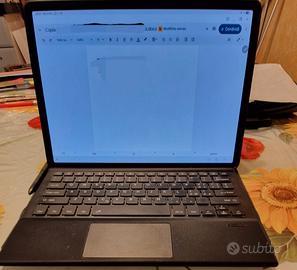Samsung tab S8+ con pen drive, tastiera e custodia