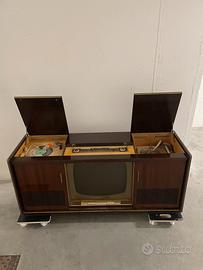 Mobile Radio-TV Grunding anni 50/60