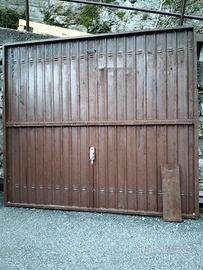 Porta basculante in ferro