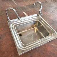secchiaio inox con due rubinetti usato