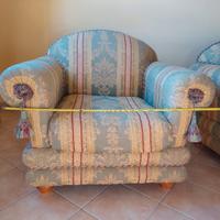 Salotto
2 POLTRONE (misura 105x80 ciascuna)  + DIV