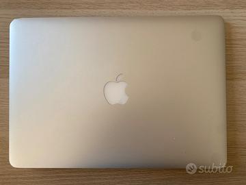 MacBook Air 13,7