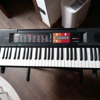 Pianola/tastiera a batterie YAMAHA