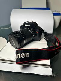 Attrezzatura Canon EOS Rebel T2i (550D) + 18-135mm