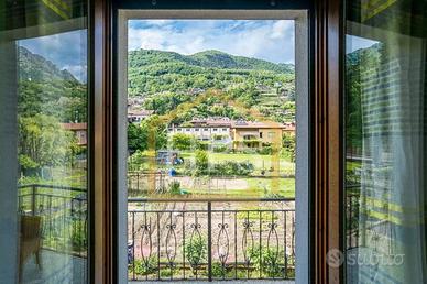Appartamento di 220 m² con 4 locali e posto auto a