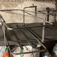 Fioriere in ferro battuto da ringhiera