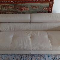 divano in pelle 