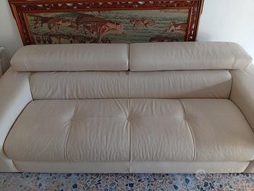 divano in pelle 