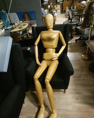 manichino in legno 