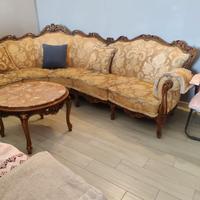 divano angolare e tavolino