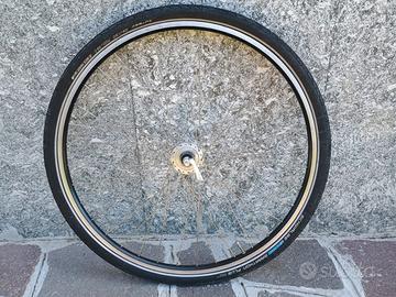 Ruota anteriore 28" con mozzo SHIMANO (NUOVO)