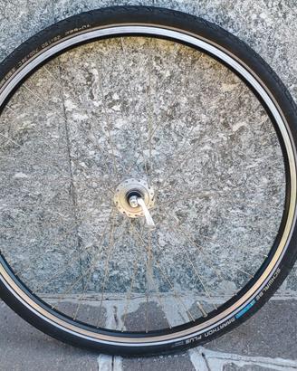 Ruota anteriore 28" con mozzo SHIMANO (NUOVO)