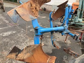 Aratro monovomere rivoltino idraulico