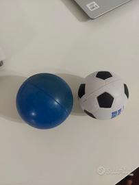 palline spugna blu e calcio