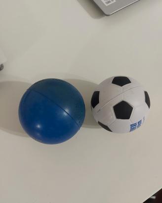 palline spugna blu e calcio