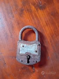Lucchetto antico primo 900