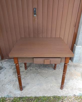 Tavolo da cucina in formica e legno anni 70