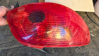Fanale posteriore sinistro peugeot 206