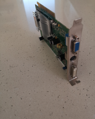 Scheda video ATI Radeon 9550