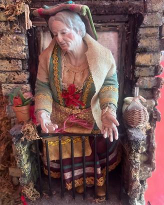 Pastorella anziana presepe napoletano in stile 700