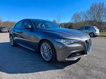 Alfa Romeo Giulia 2.2 AT8 Business Sport