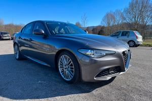 Alfa Romeo Giulia 2.2 AT8 Business Sport