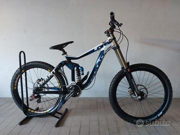 Bicicletta da Downhill Giant Glory DH