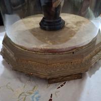 campana antica con fiori