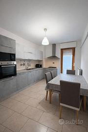 Monfalcone - Bicamere luminoso con terrazzo e box