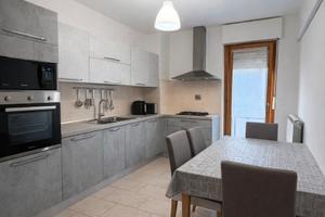 Monfalcone - Bicamere luminoso con terrazzo e box