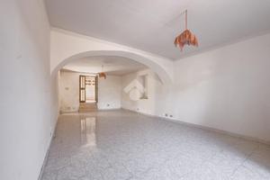 3 LOCALI A CAPRAROLA