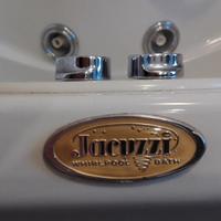 Vasca idromassaggio Jacuzzi 