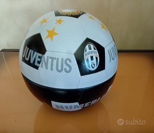 pallone della Juventus in latta 