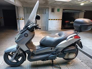 SCOOTER YAMAHA X-MAX 250.