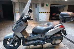 SCOOTER YAMAHA X-MAX 250.