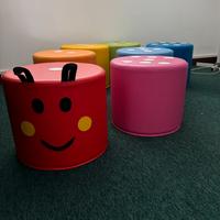 Set di 7 pouf colorati per bambini