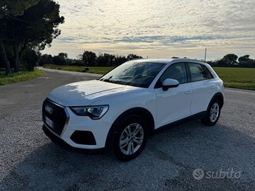 Audi Q3 35 TDI S tronic Business